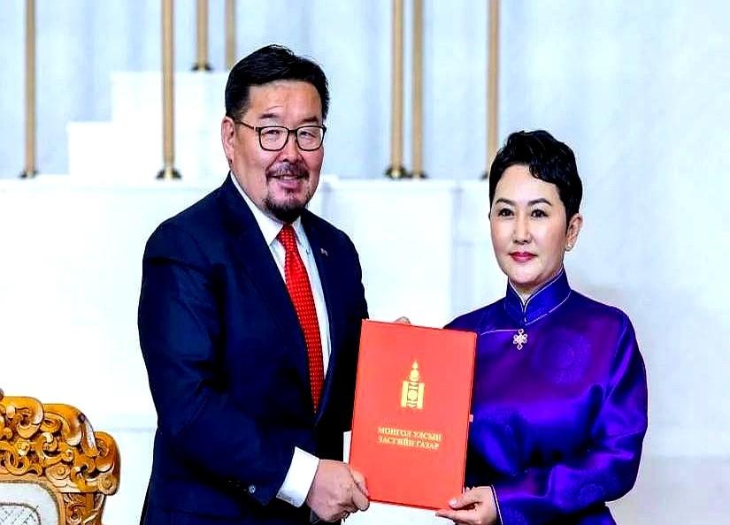 蒙古国总理赞丹沙塔尔任命了新任部长，万万没想到，巴特策策格仍然担任蒙古国外长，赞