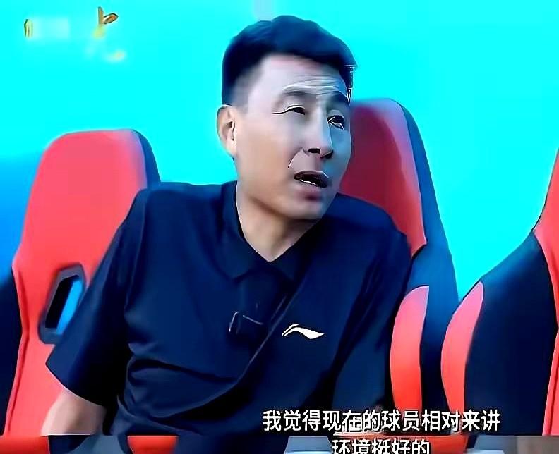 前国足队员李玮峰爆料，算是撕开了国足的遮羞布。他说现在国内球员算盘打得比脚法
