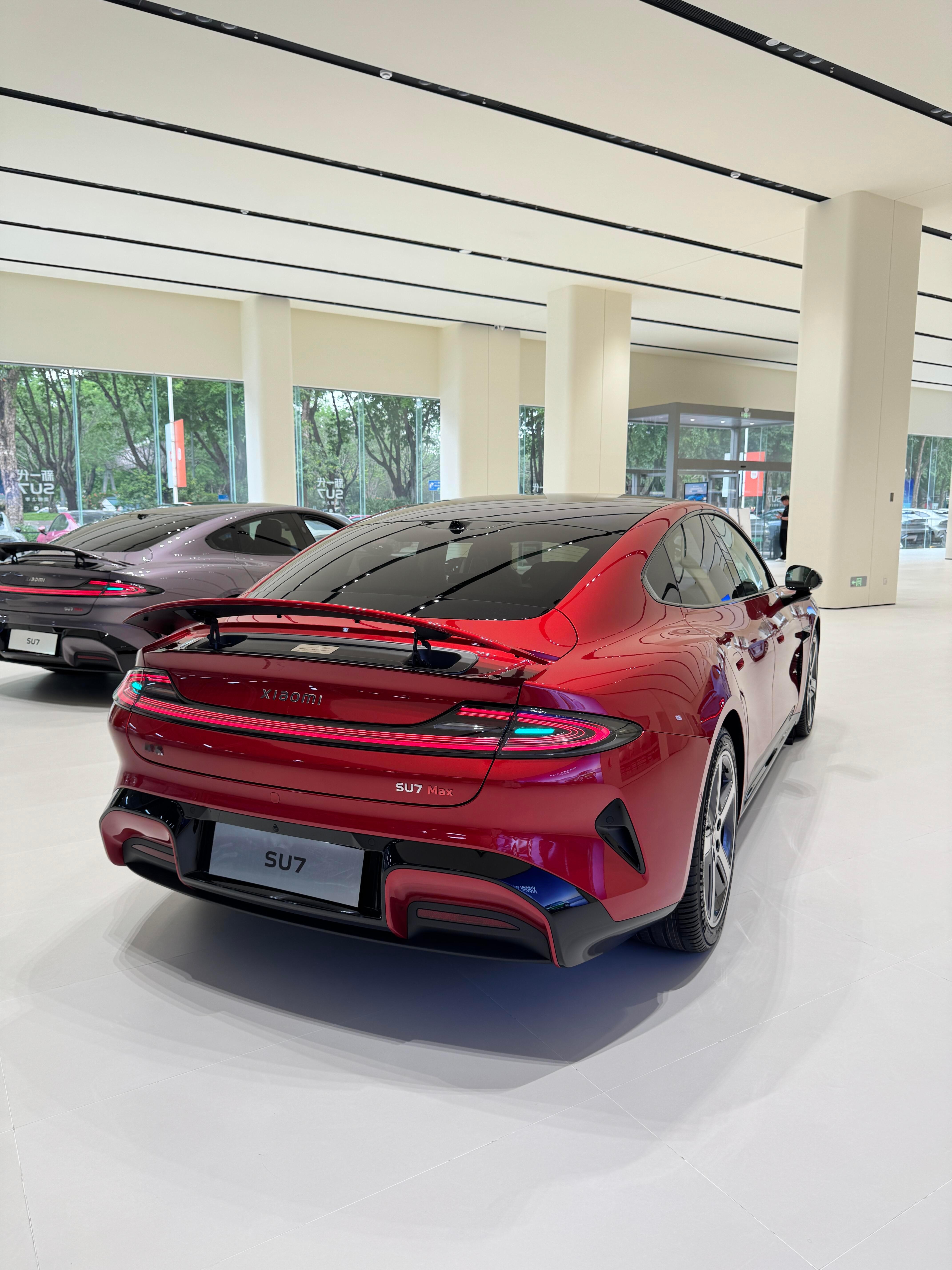 特斯拉车主试驾新SU7后转变看法开惯特斯拉的人再去摸SU7方向盘，那种这车有点东