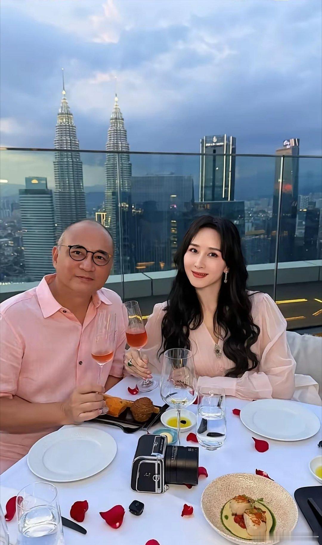 如果必须说一位是女明星里嫁得最好的，那必须是胡静，可以说没有之一。朱兆祥是宋代学