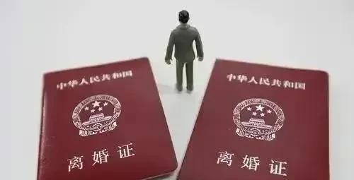 “法律上没说不行！”2013年，浙江宁波，一老人和儿媳妇阴差阳错走到一起，两人本