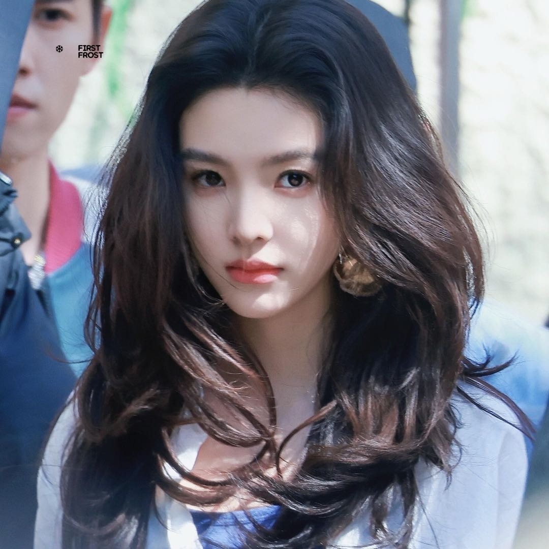 章若楠走路姿势绝美太漂亮了