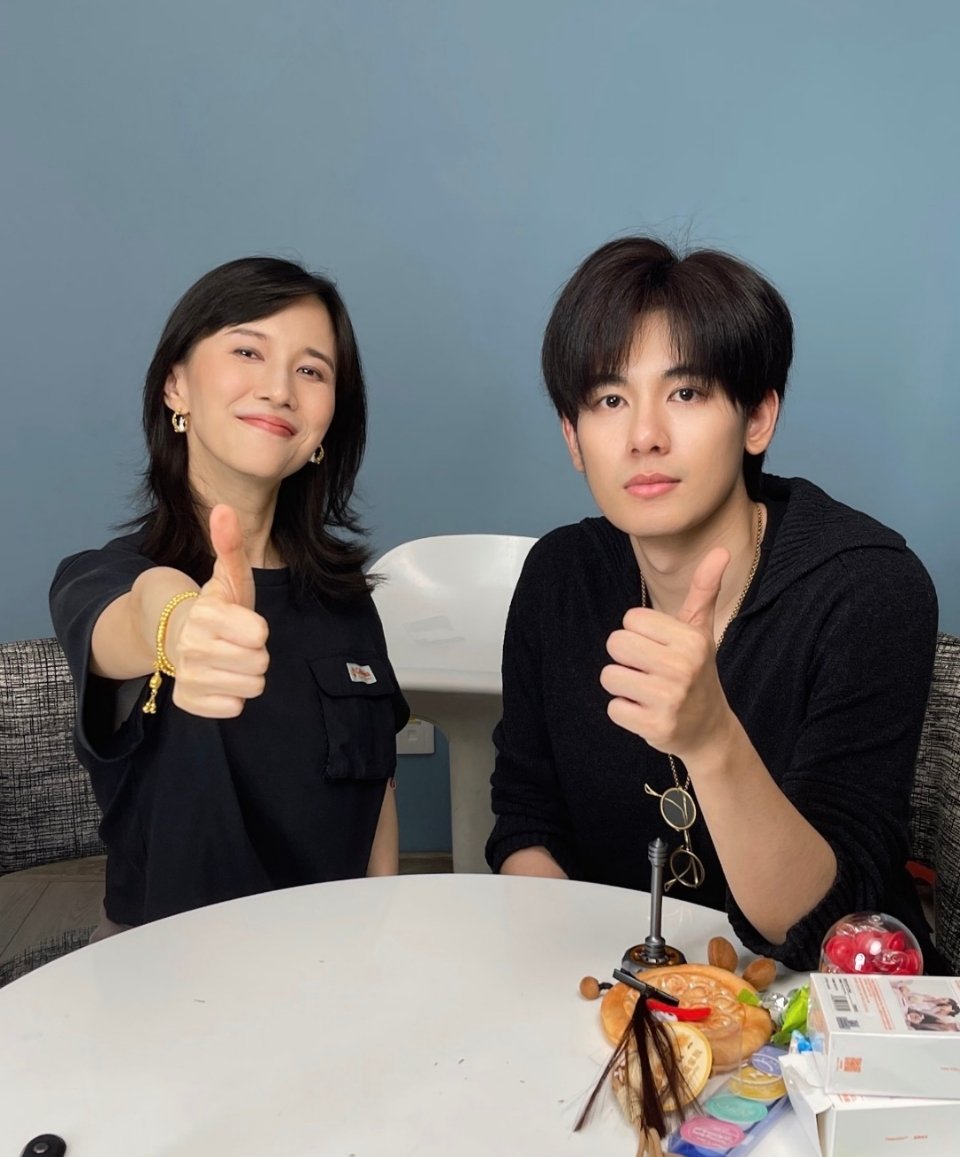 胡先煦化什么妆需要50分钟感觉跟素颜一样哈哈哈哈哈