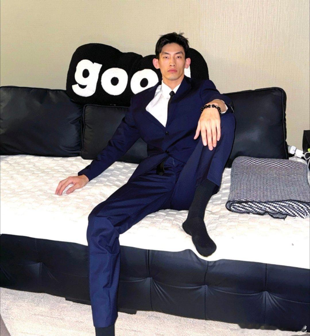 八个月瘦了120斤的身体变化加油健身，练出好身材。期待！