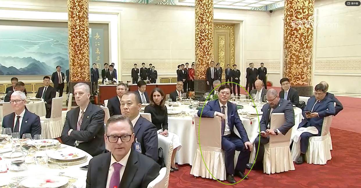 国宴桌上的“缺席者”，才是中国真正的底气！5月14日晚，北京人民大会堂的这场