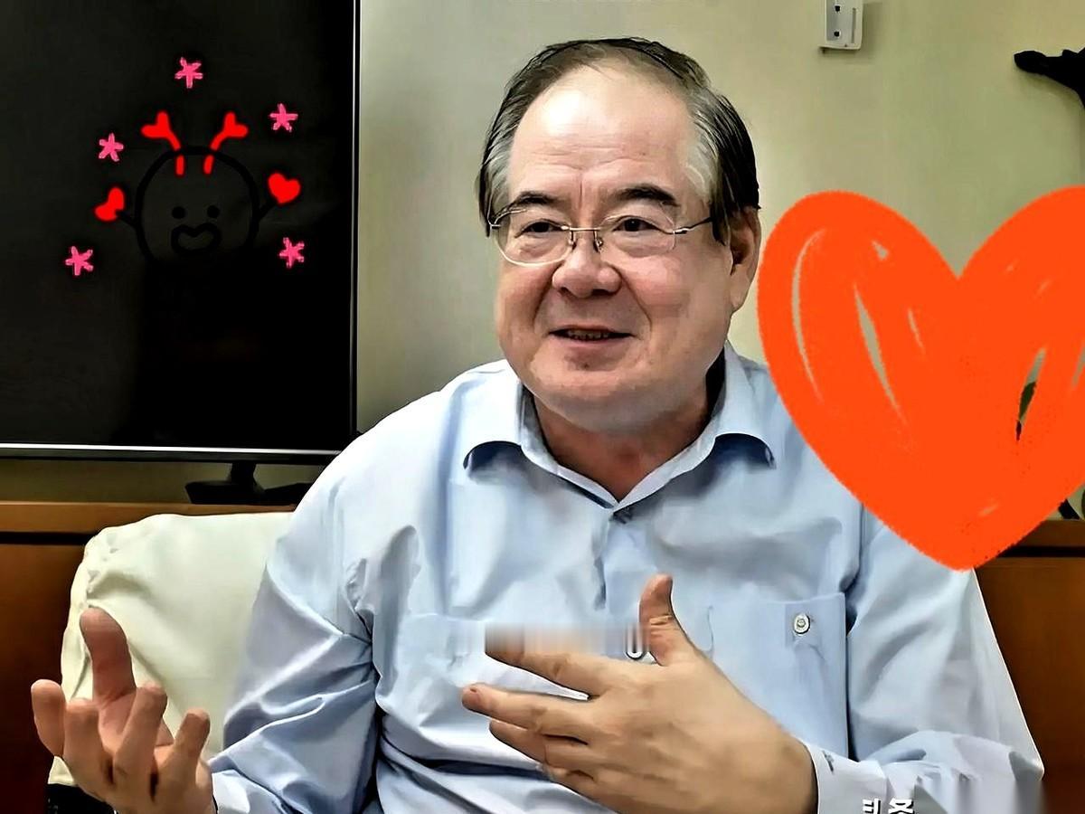 李乾龙，77岁，先啬宫董事长，家里不缺钱。按说，这把年纪，早该在家抱孙子享清福