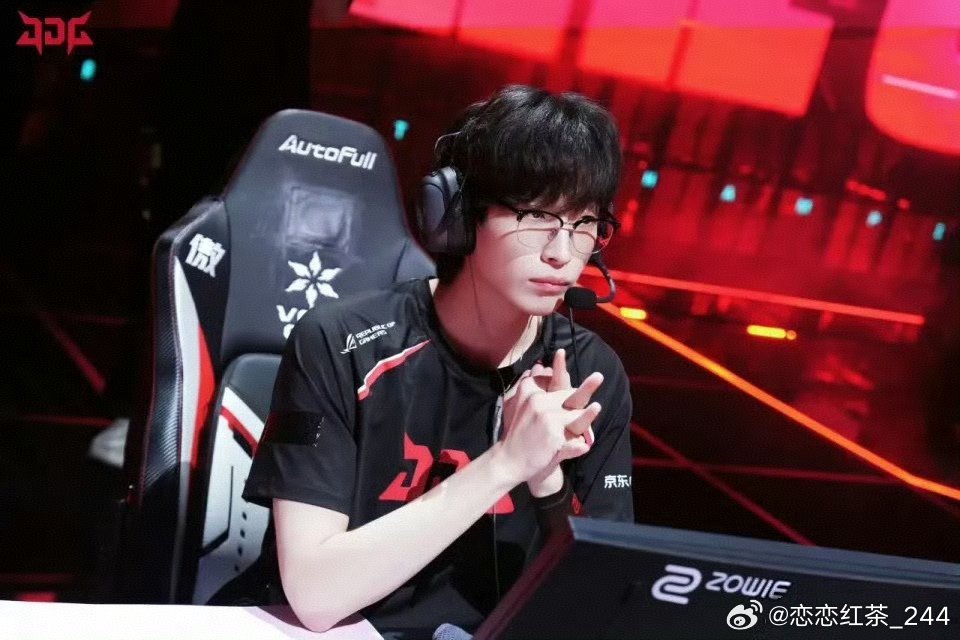 我看群友在讨论，说这波转会相当于LPL的25年的Tarzan加入BLG，合适吗？