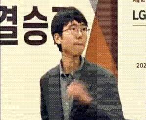 卞相壹没拿到梦百合杯邀请函。韩国棋院正交涉，网友一句话刷屏：打小报告拿LG杯