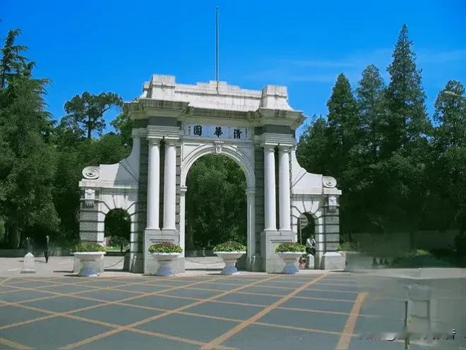 上海交通大学博士生招生数量高达5000人，这并不奇怪。在硕士博士大幅扩招的背景下