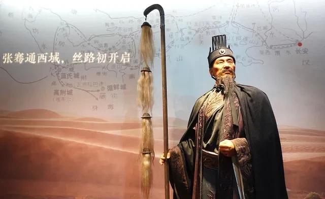 前129年，被困匈奴10年的张骞终于找到机会准备逃走。没想到，临走前，妻子苦苦哀