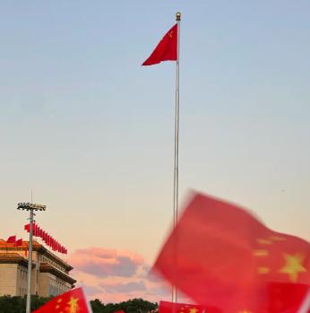 何卫东被拿下之后，军队内部还有动作！在何卫东等九人被查之后，11月5日，《解