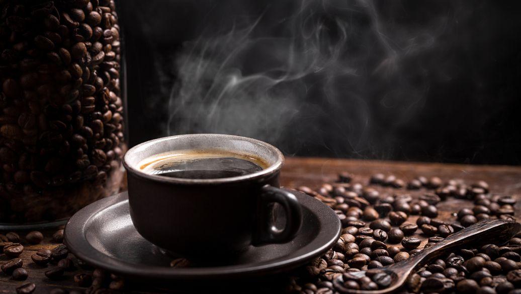 证据来了：咖啡对糖尿病人有益还是有害？3招避坑52岁糖友每天喝2杯咖啡，血糖稳