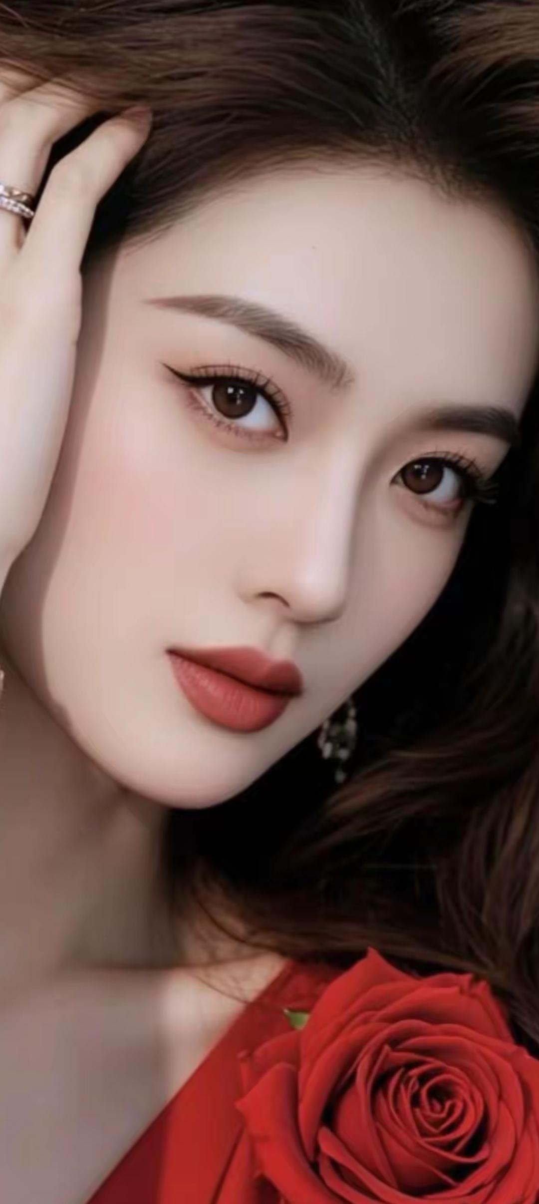 优雅红玫瑰，绽放你的美丽！🌹✨