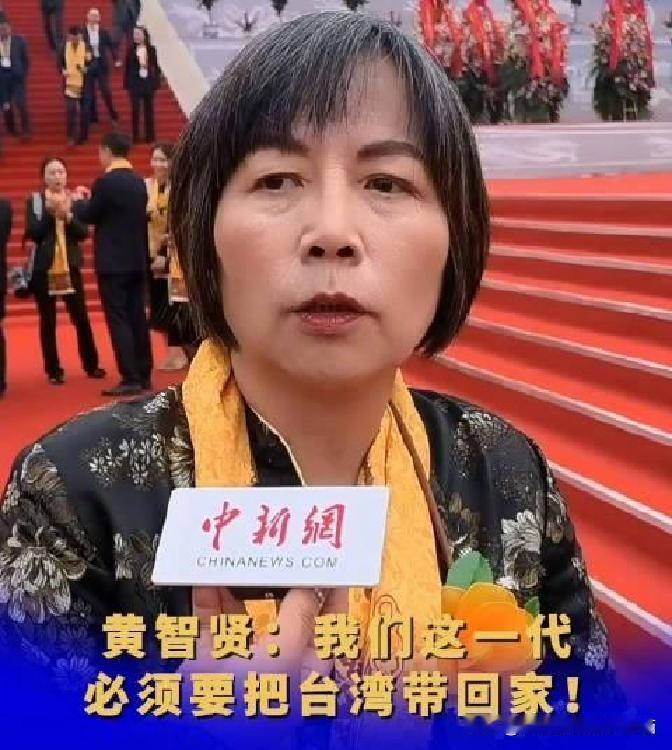 黄智贤：黄变绿，智变愚，贤变奸？恐怕没有我们眼见那么简单～关于黄智贤自称“绿