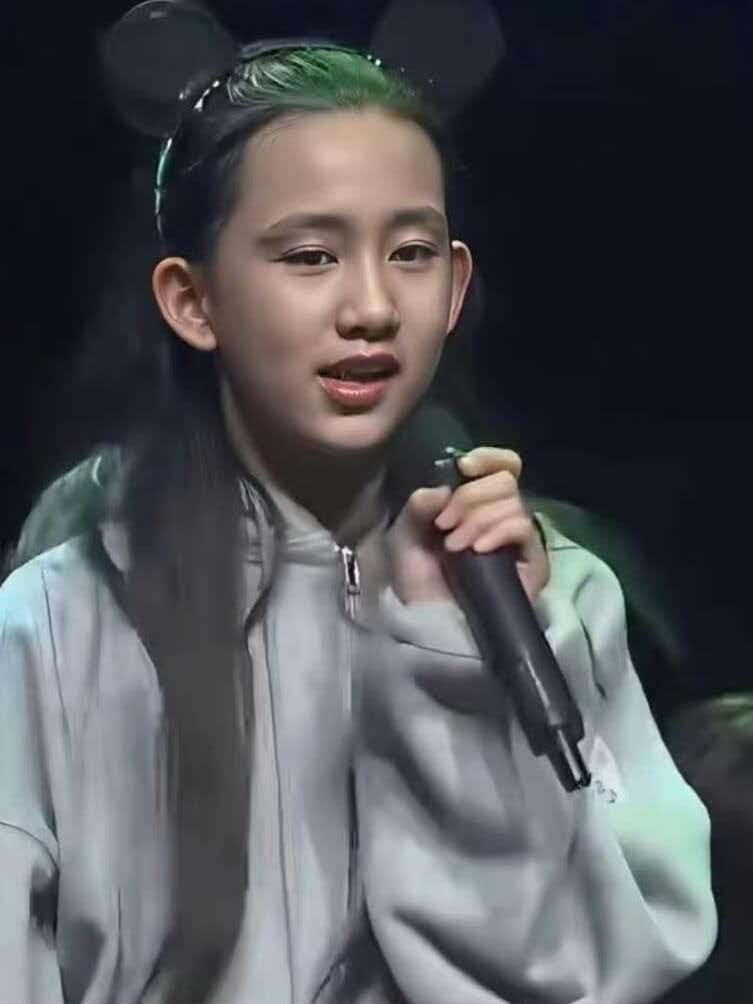 永远别羡慕黄磊的二女儿少艾，不是因为她家有钱，不是因为她爸妈是黄磊和孙莉，而