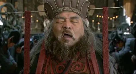公元189年，洛阳城里出现过一幕极其荒唐的场景：一个男人能不能活命，有时不看姓名