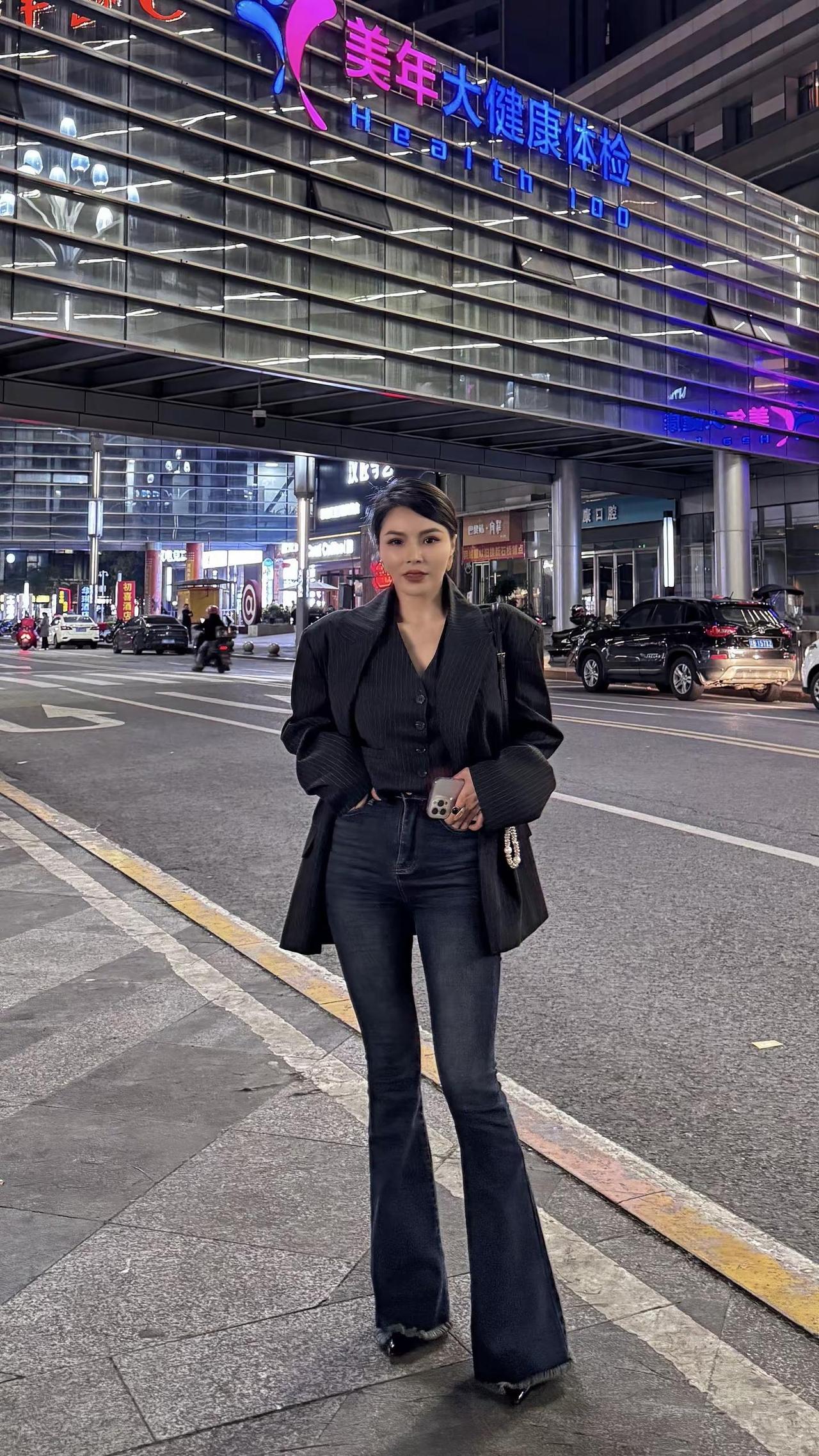 别人眼里的女特务，自己生活里的黑奴📍