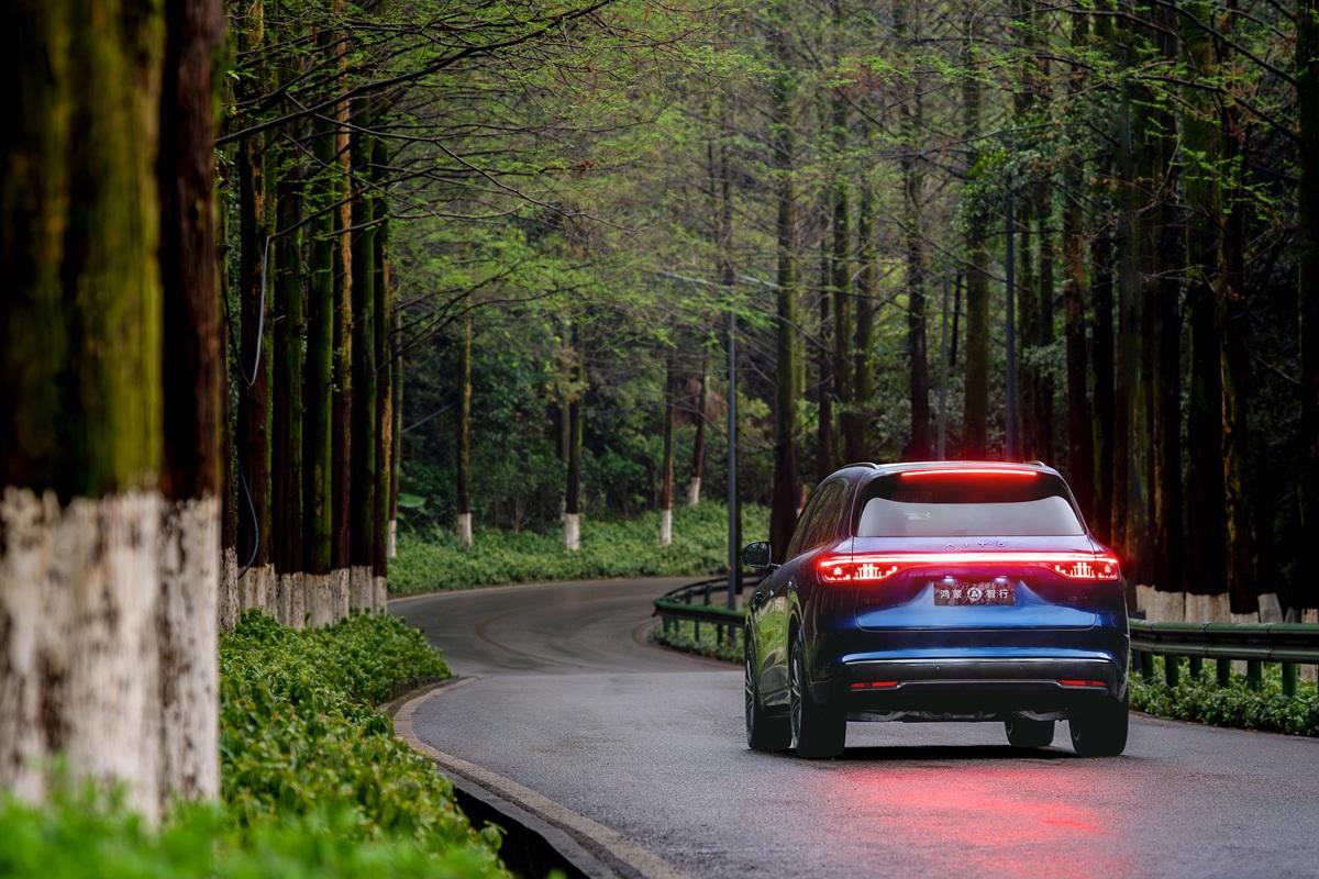 看新车发布会就盼实打实的豪华升级，问界M8焕新直接戳中用户期待，这波诚意太圈粉！