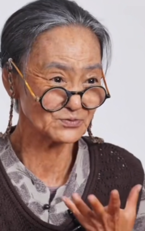 哪位化妆师这么厉害，把我们眼里的女神作祟成什么样子了。她可是港台有名的悲情女皇，