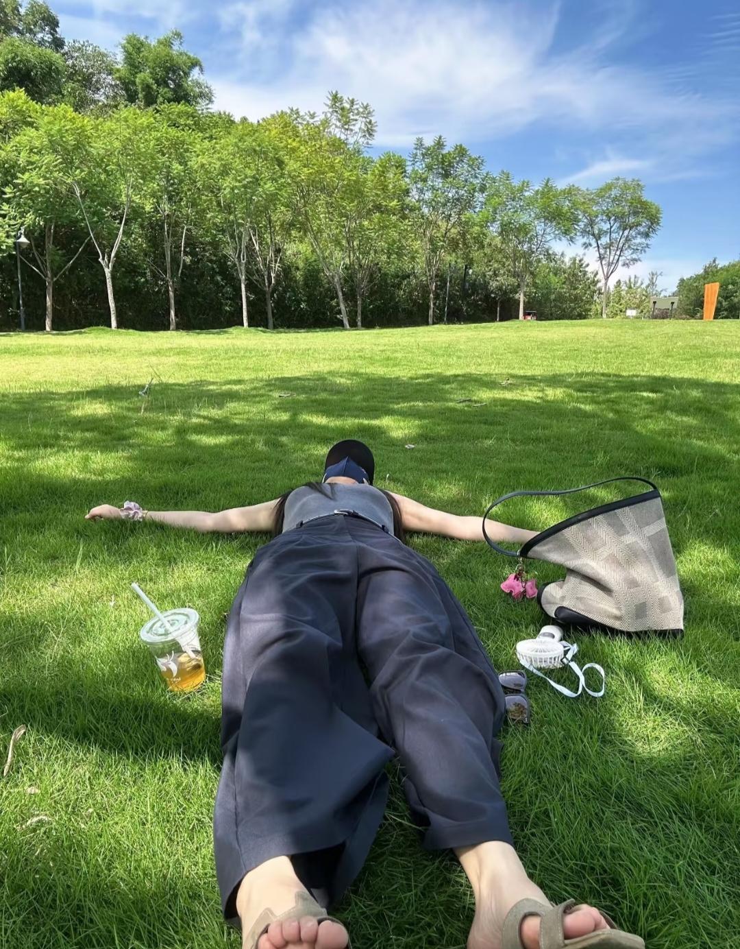 闺蜜的儿子，烟草局上班，35岁，1米80，工资1万2，相亲相了快20次了，都没成