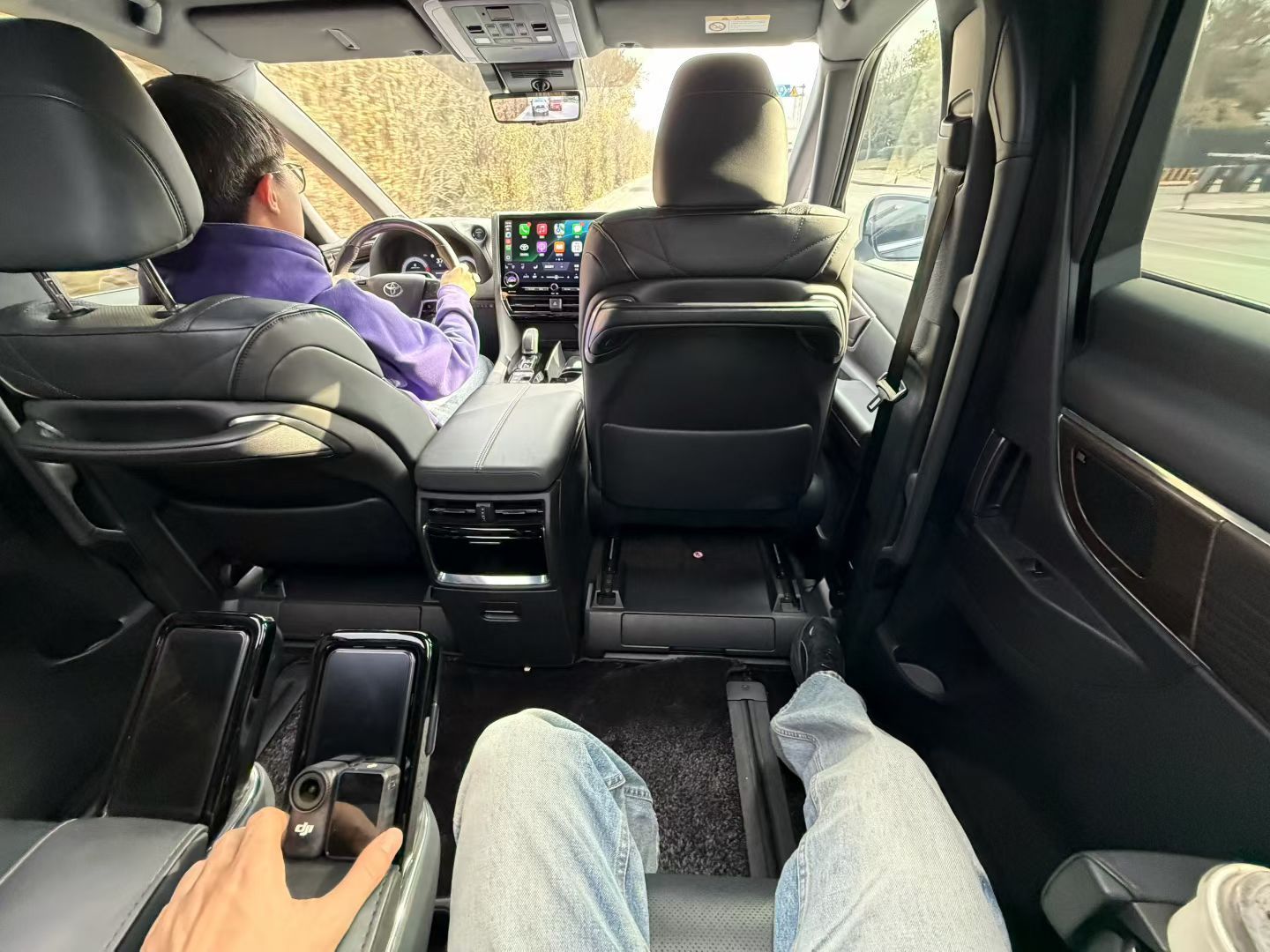 埃尔法败完了我最后一丝好感，国产MPV在迭代一次，埃尔法加价就没了，我铁了心不买