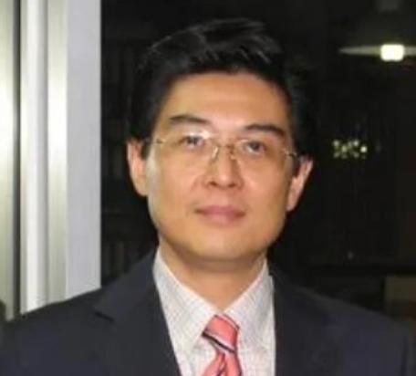 1976年，毛主席逝世后，北京一位中学生泪流满面地冲进班主任办公室，哭喊着：“老