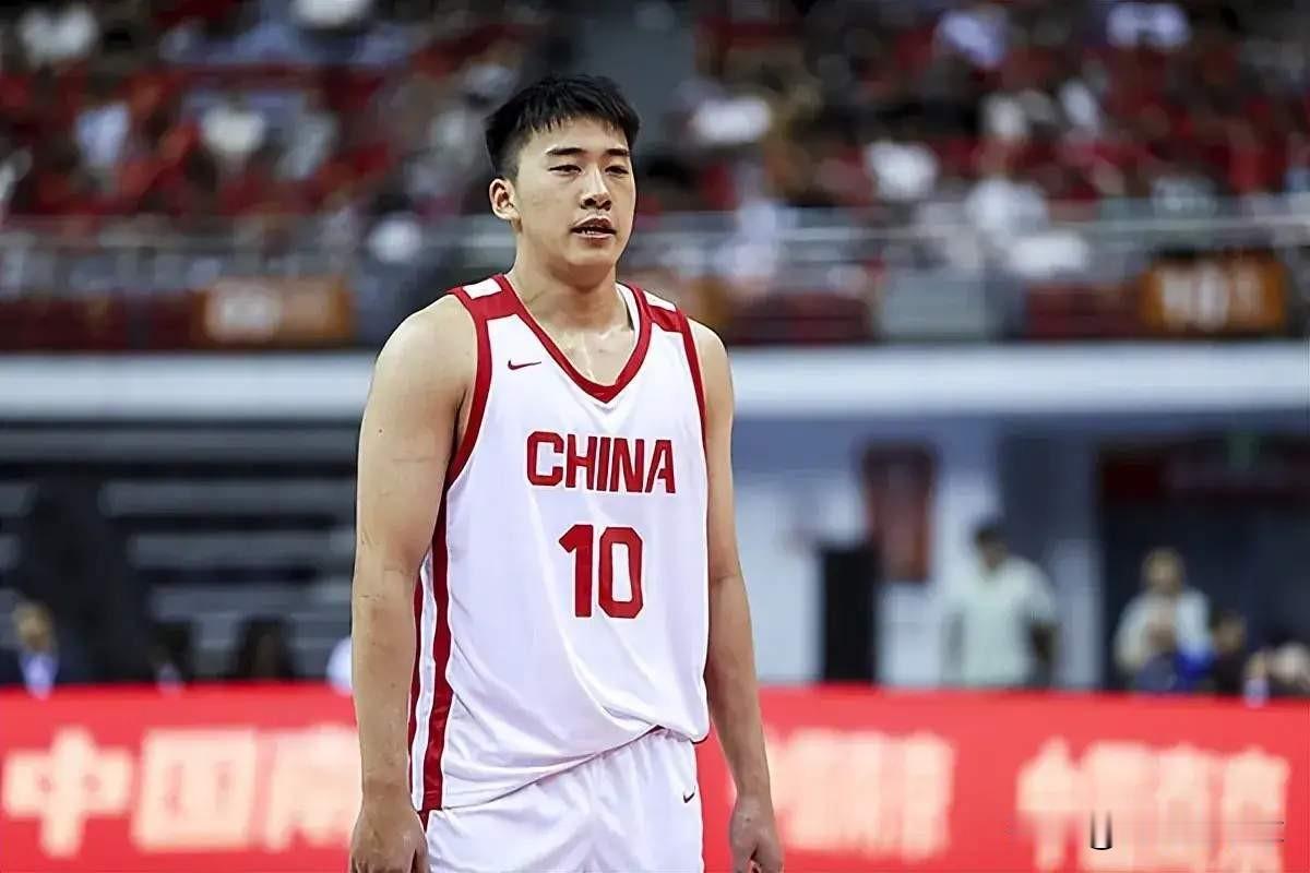 中国男篮世预赛19人大名单公布，有五位实力球员落选让球迷意难平！1、王俊杰—