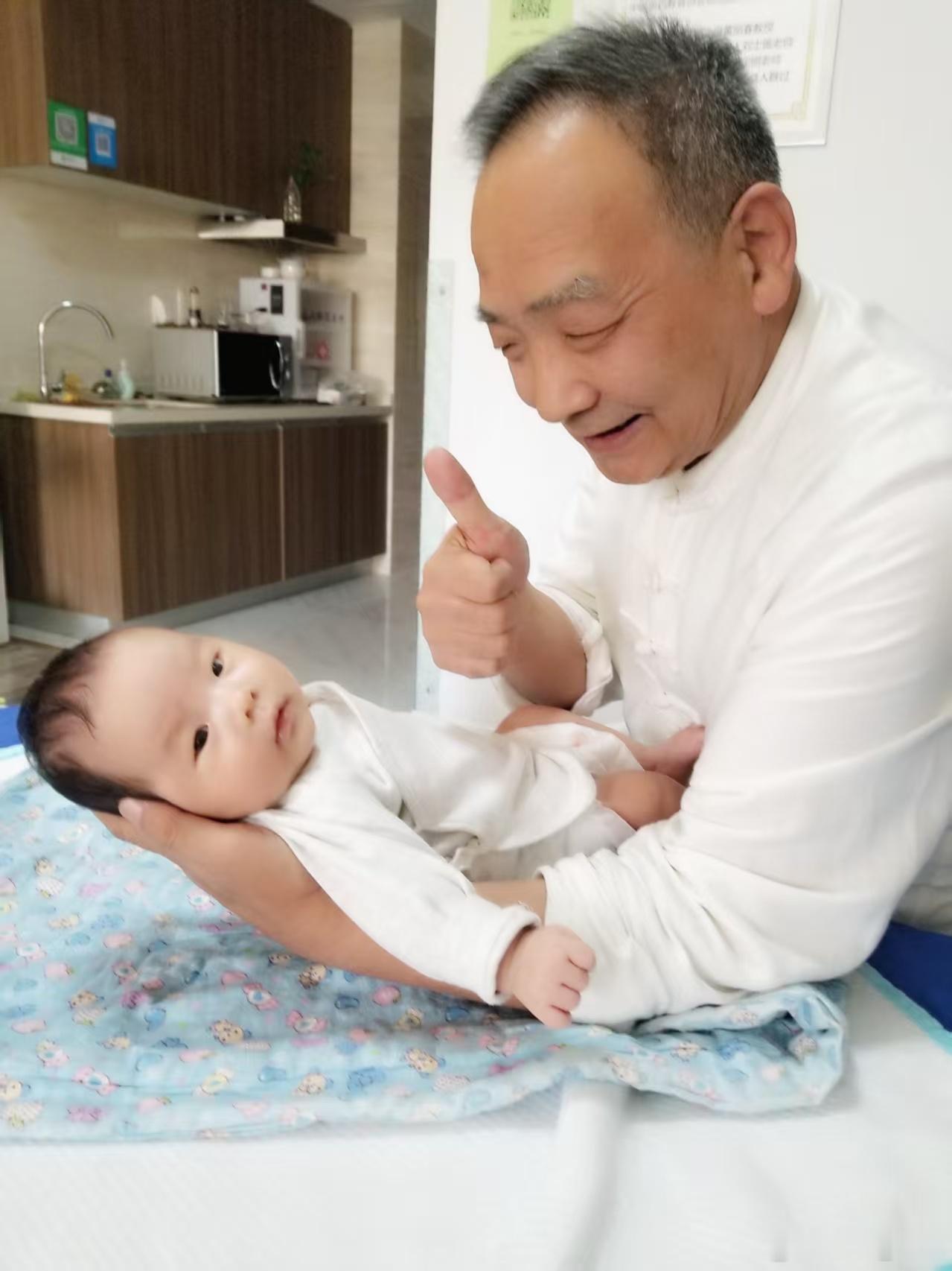 湿热与寒湿：解码身体“天气系统”的阴阳密码一、天地之气入人体：湿热寒湿的本质《黄