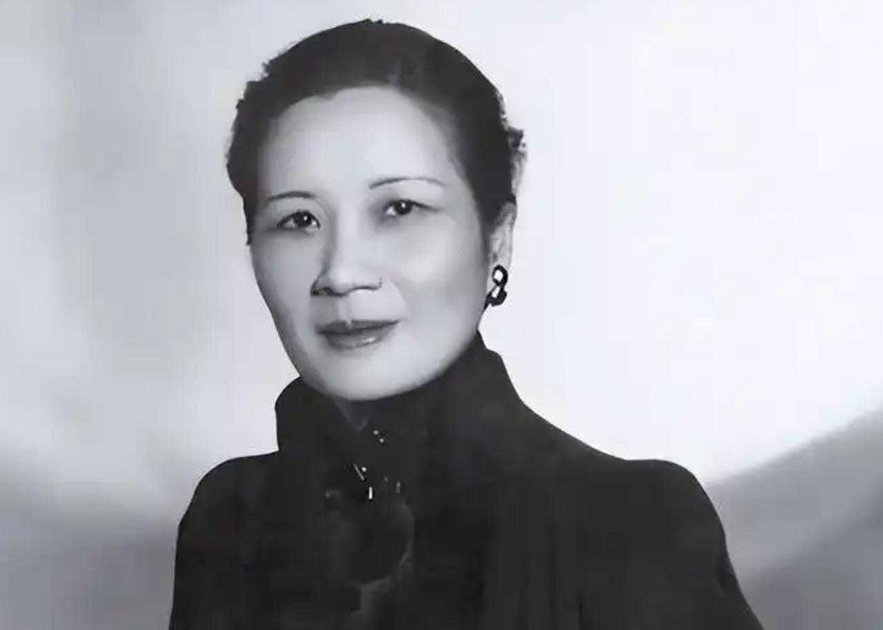 宋美龄价值2亿的麻花手镯，戴到离世：第一任主人仅花费4万大洋你敢信吗？民国