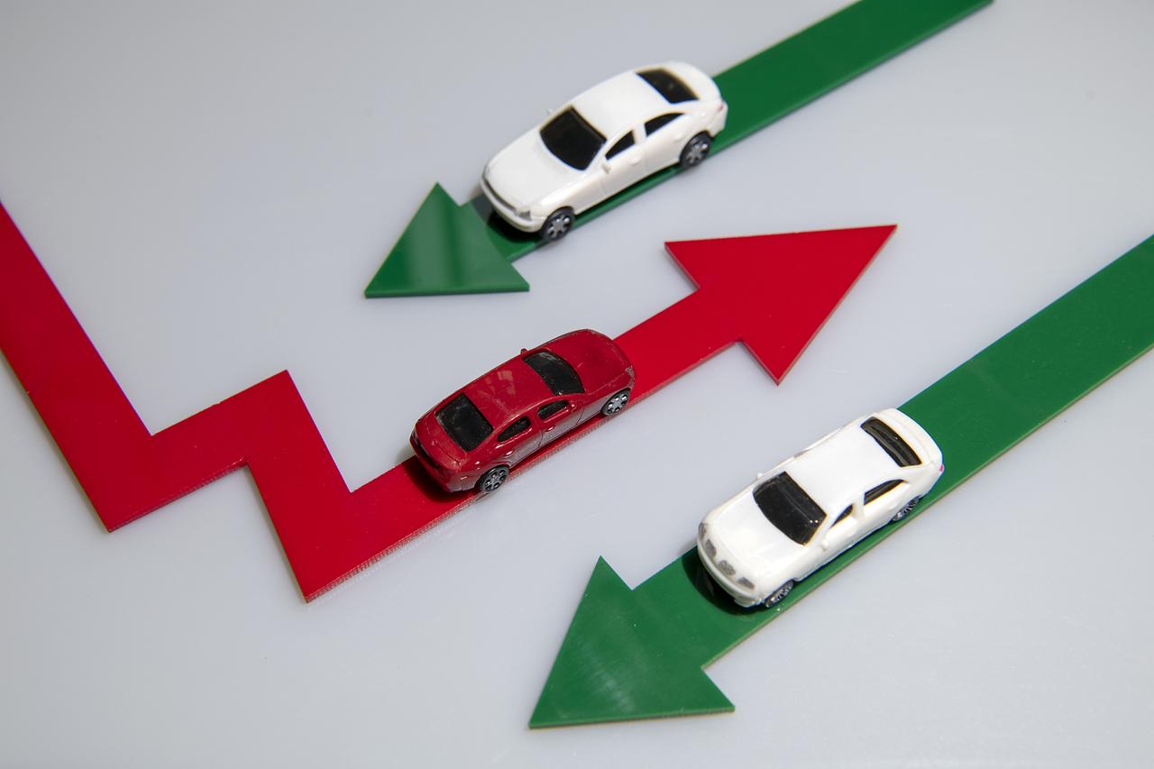 2025全球车企市值成绩单新鲜出炉，这剧情比宫斗剧还刺激！特斯拉、丰田稳坐前两把