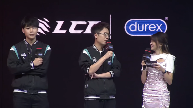 LPL解说杯节目效果拉满, 现场比赛隔空嘲讽, 米嫂现场应援!