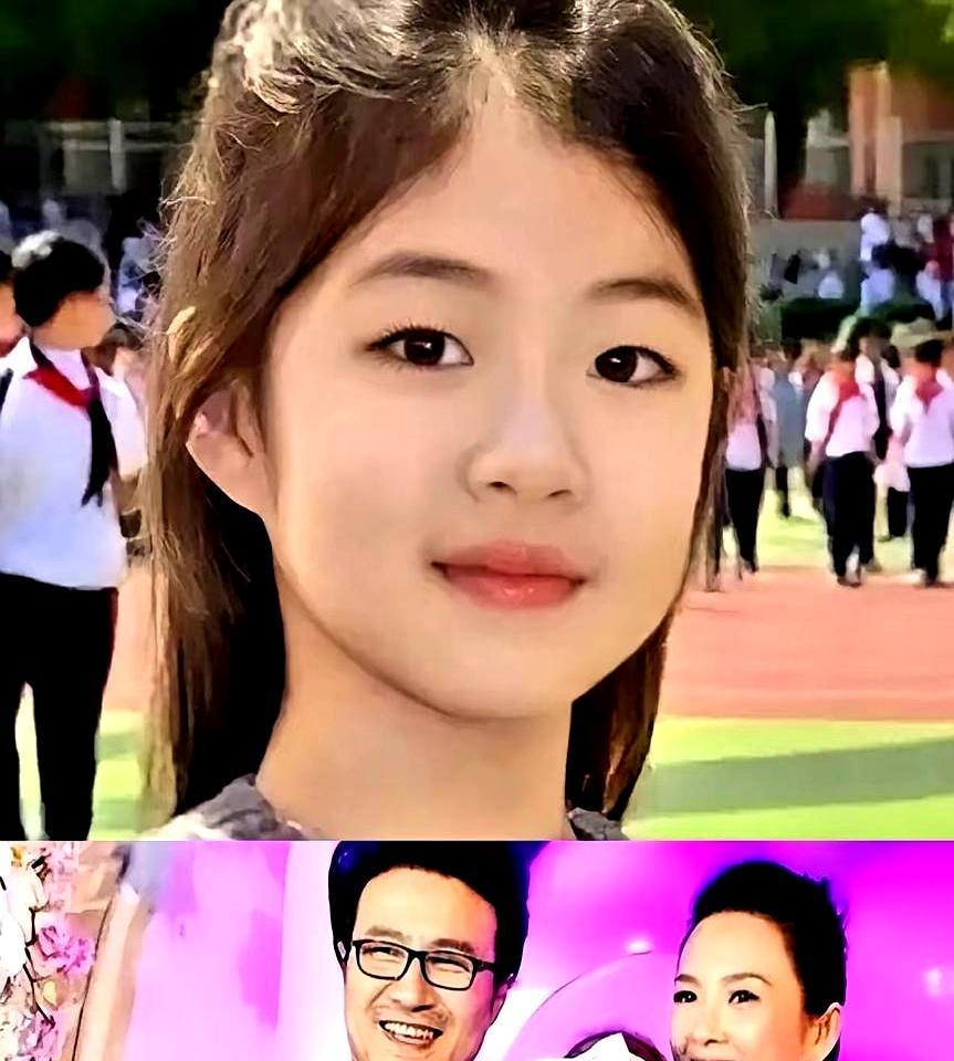 你发现没，汪峰章子怡的女儿醒醒，九岁后彻底变了样。单眼皮长开了，婴儿肥褪得干干