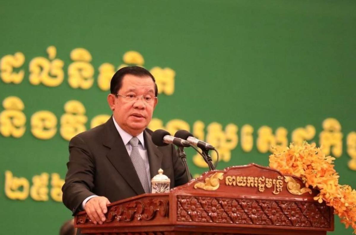 洪森向全体柬埔寨人道歉谢罪，主动揽过了柬泰战败的责任。洪森罕见公开向民众道歉，但