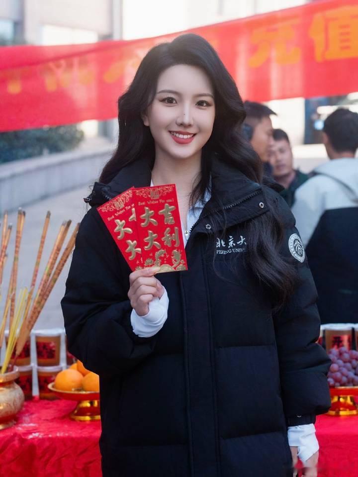 北大毕业生演短剧被说混得差北大毕业生讲述短剧行业真相坐标TALK高考划定的坐标只