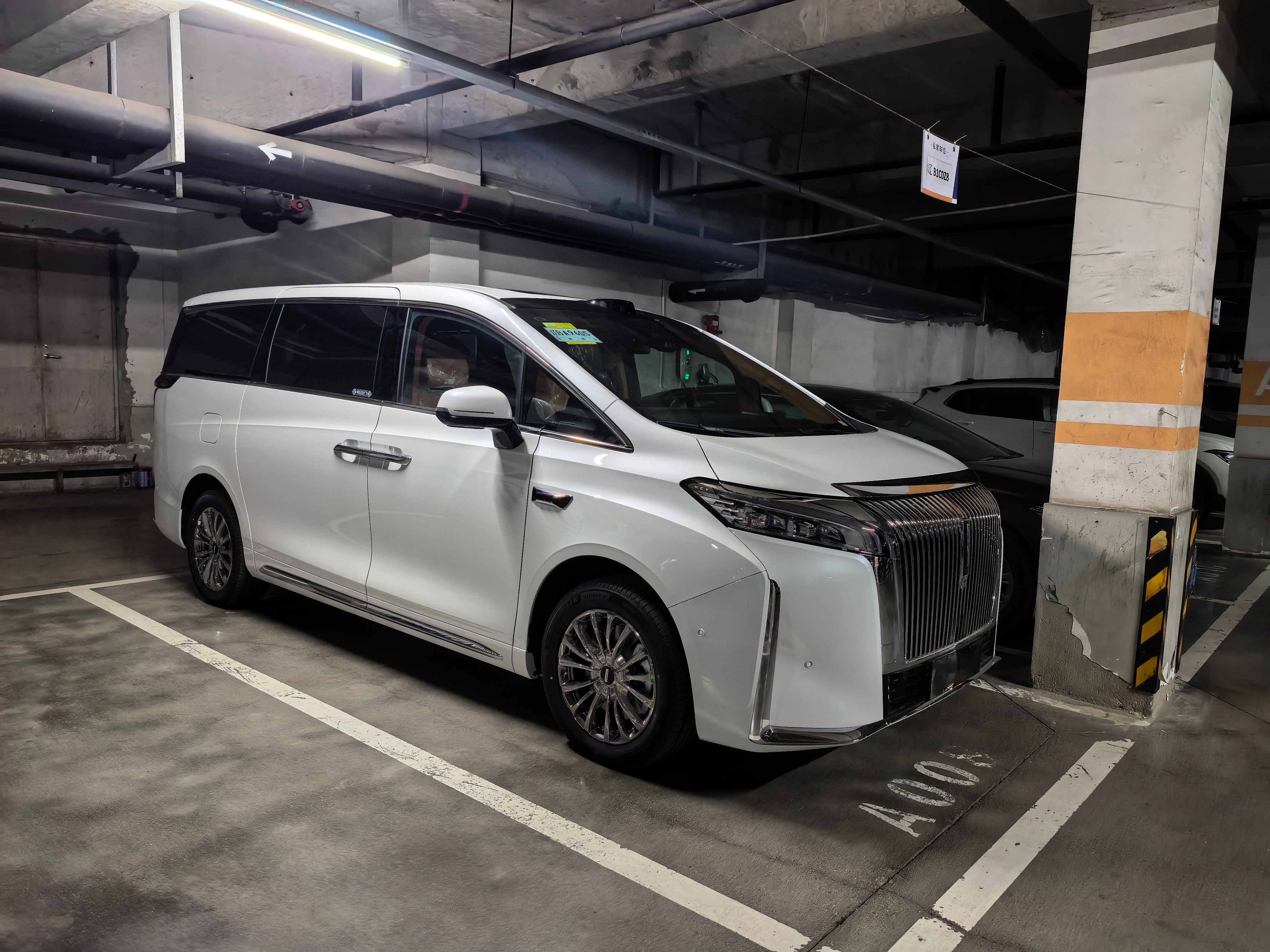 邻居买的高山到了，白色真好看