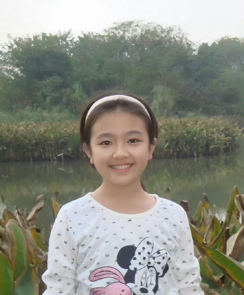 考古到了李兰迪的妈妈李兰迪身上一直是温柔知性的美，兰迪典型的东方美女​​​