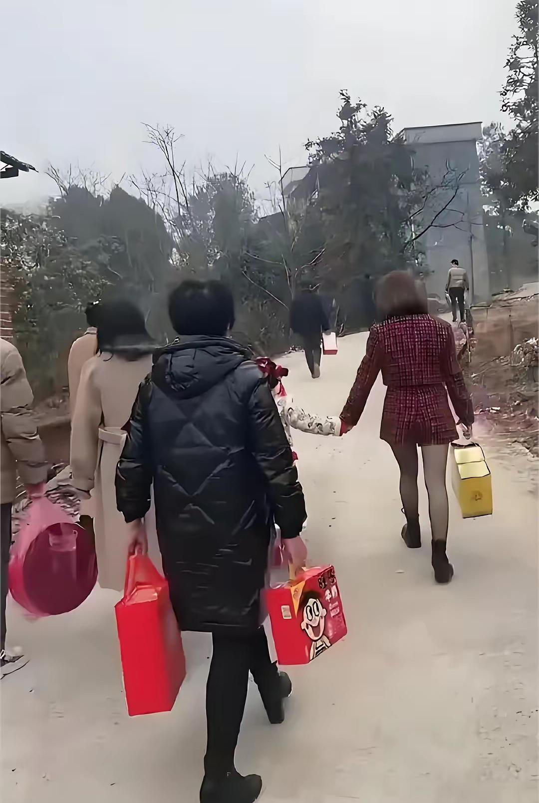 2026春节刚收尾，我们亲戚群直接拍板：老一套走亲戚，必须改！长辈照旧要好好