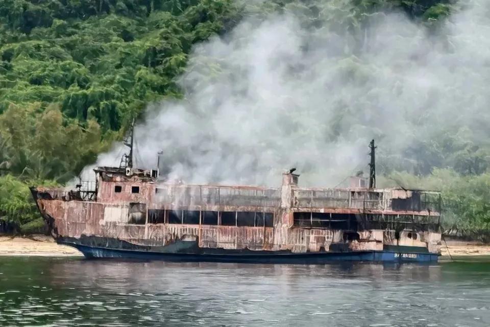 这回中国没有再主动出手相救了！菲律宾的海岸警卫队只能望洋兴叹了。9月9日晚间
