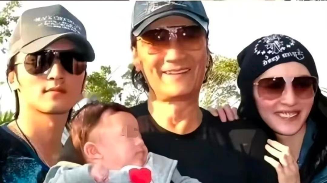 谢贤遗嘱大反转！谢霆锋方紧急辟谣，全网都错了！谢贤离世后，全网都在缅怀这
