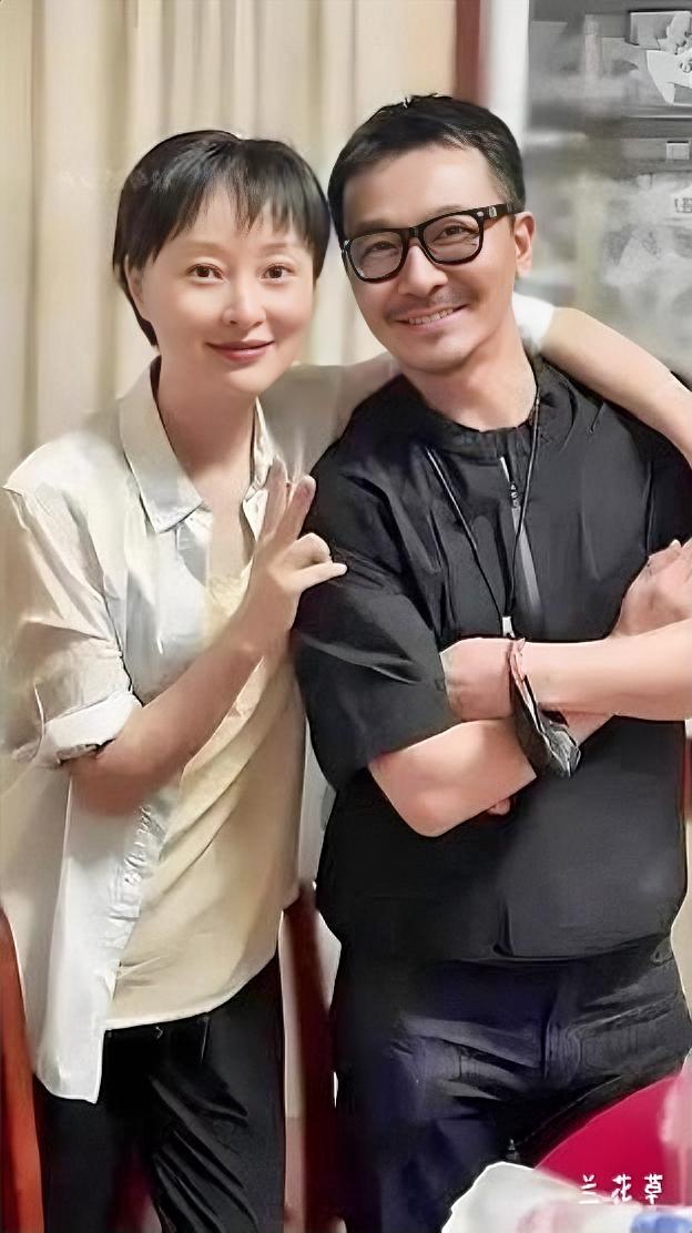 吴越搂着吴樾，是巧合？是缘分？这里要搞清楚，吴越是著名女演员，而吴樾是运动员出