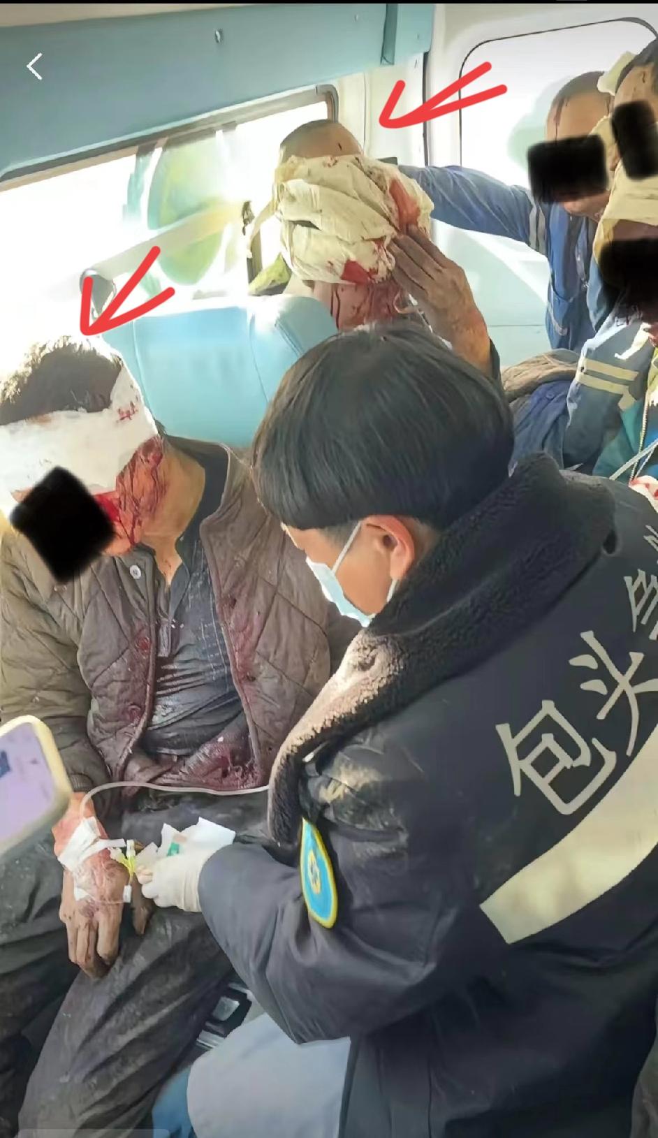 真的看了这个照片，我才对包钢板材厂爆炸有了直观感受每个人脸上都是后怕，眼神里