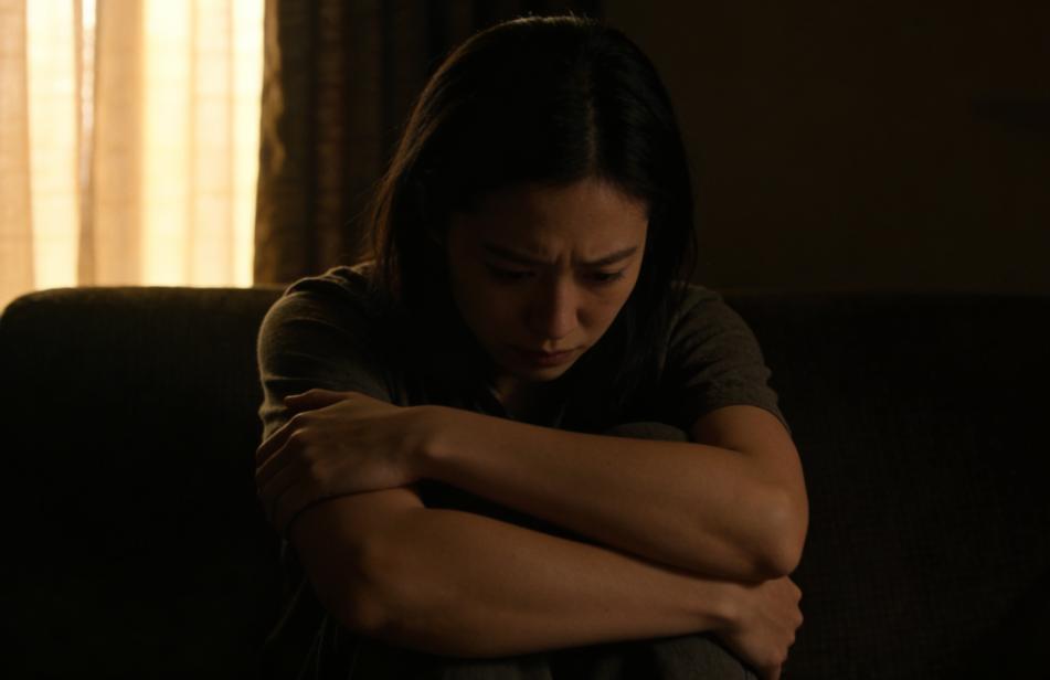 长期隐忍压抑内心负面情绪，中医提醒：肝气郁结要当心生活里很多人都习惯做“