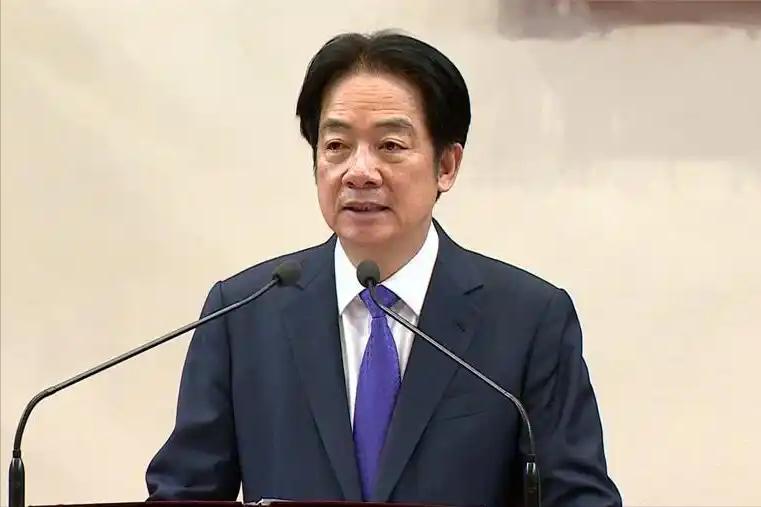 赖清德这下尴尬了，居然天真到以为，只要他卡着不签字，厦金大桥就别想通车！可