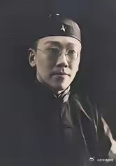 【袁克文遭遇灵异事件】袁世凯次子袁克文回忆，自己在居仁堂住时，院子里有两棵树，一