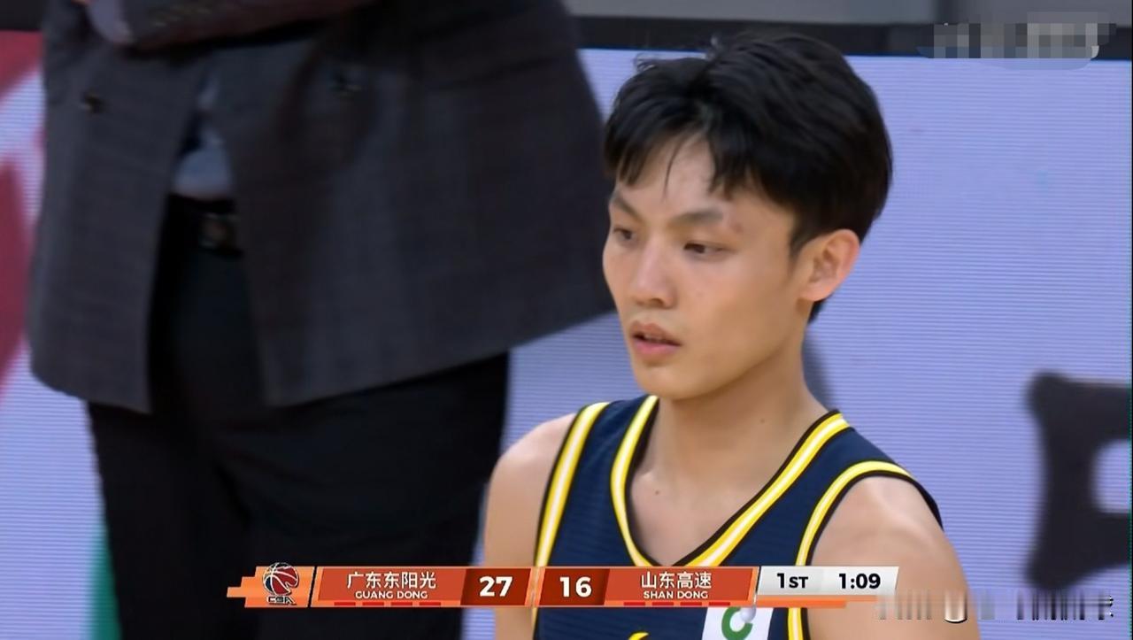 广东东阳光后卫徐杰不愧是当今CBA第一控卫！在今天广东东阳光主场迎战山东高速的比