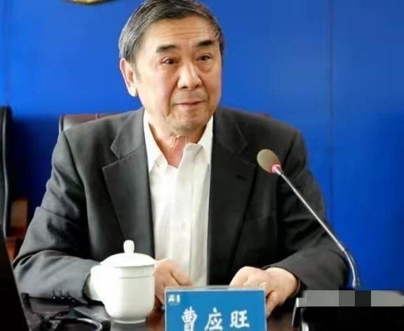 中共中央党史和文献研究院研究员曹应旺评价：“毛泽东是立下‘三不朽’丰碑的历史伟人
