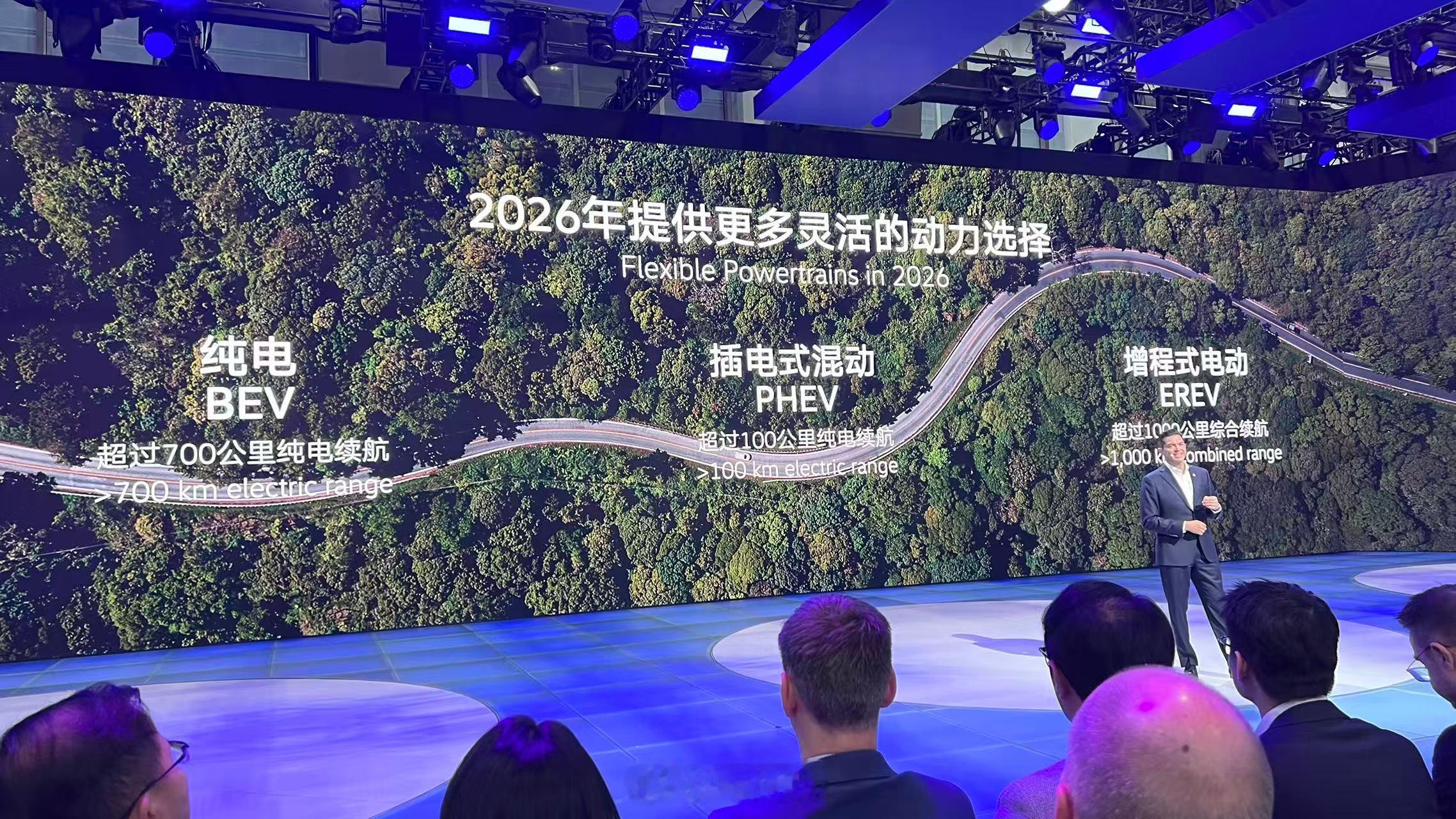 这几天在中亚地区，我发现最“稳”的品牌真就是大众。而且很多都是咱们国产的大众。不