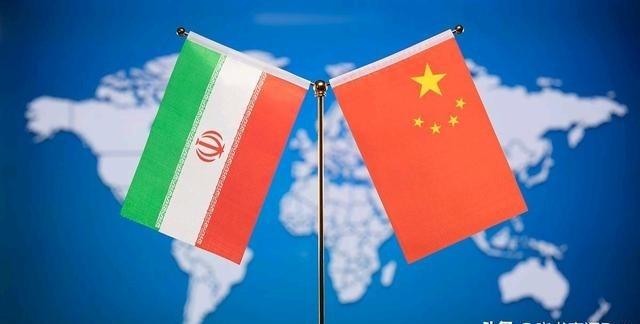 伊朗等到了中方的电话！在美国亚伯拉罕·林肯”号航母打击群正从南海调往中东之际，王