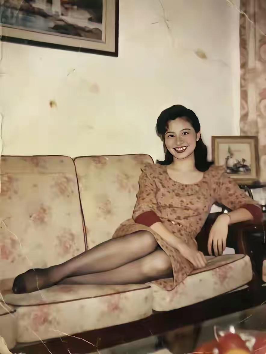 1995年，小姨23岁，算美女吗