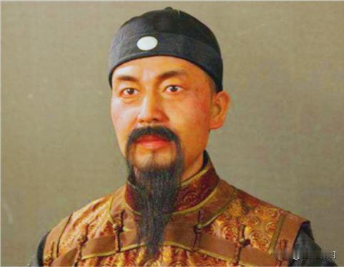 康熙十三年，三藩之乱爆发，五十岁的姚启圣变卖家产，拉起数百人的队伍，自带粮草兵器
